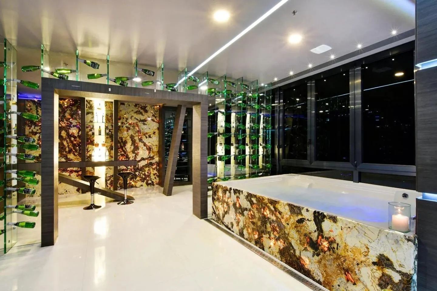 Europa Suites Medellin 0*,