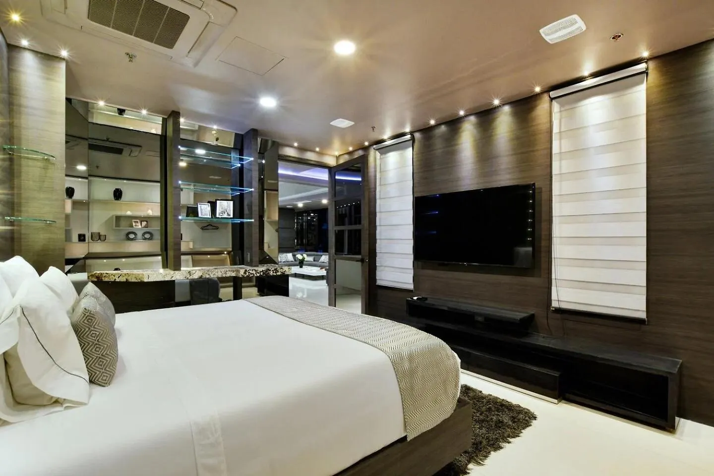 Europa Suites Medellin 0*,  Colombia