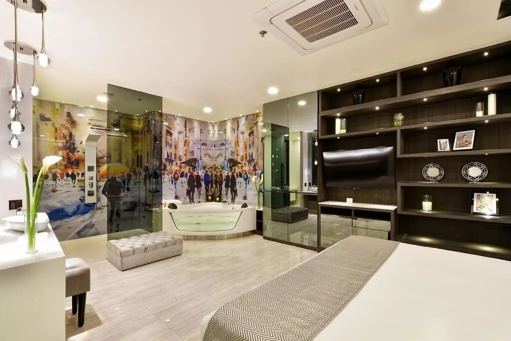 Europa Suites Medellin Apartment