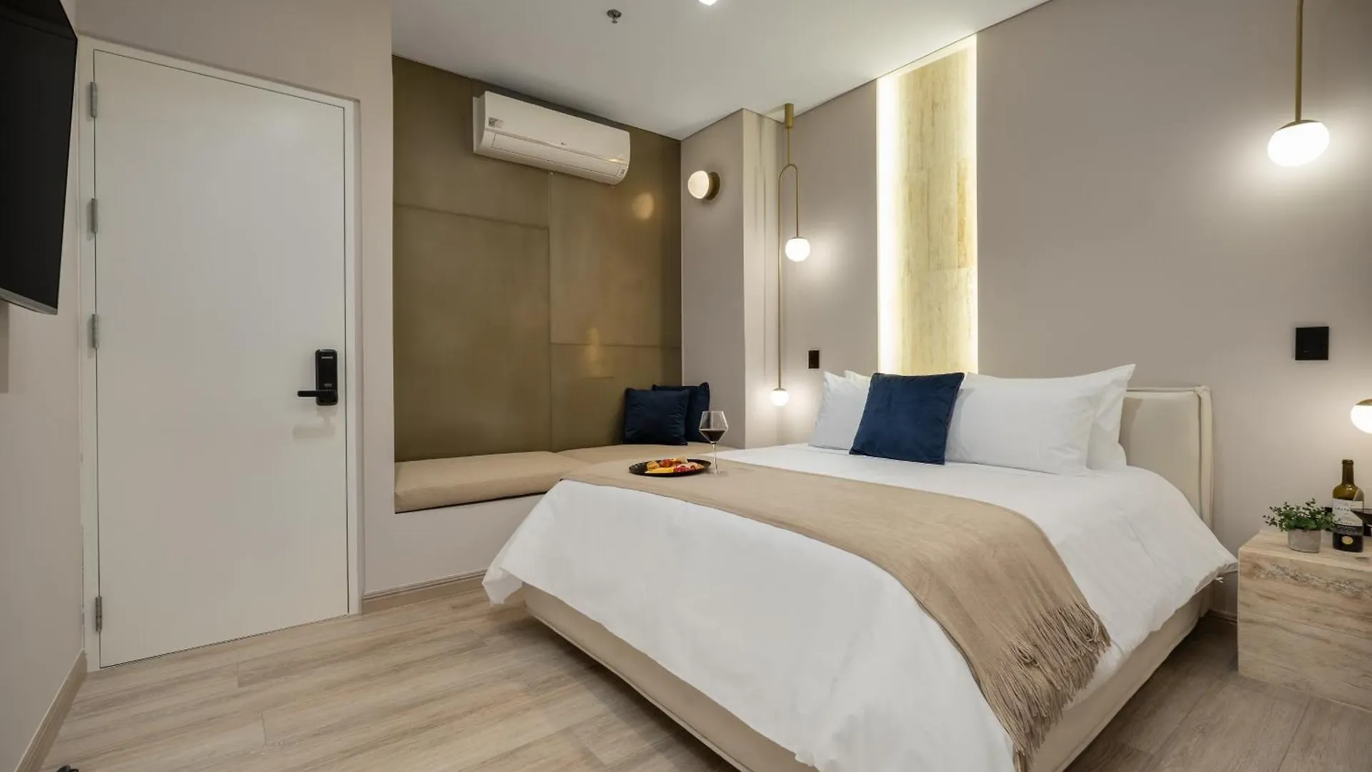 Europa Suites Medellin Apartment
