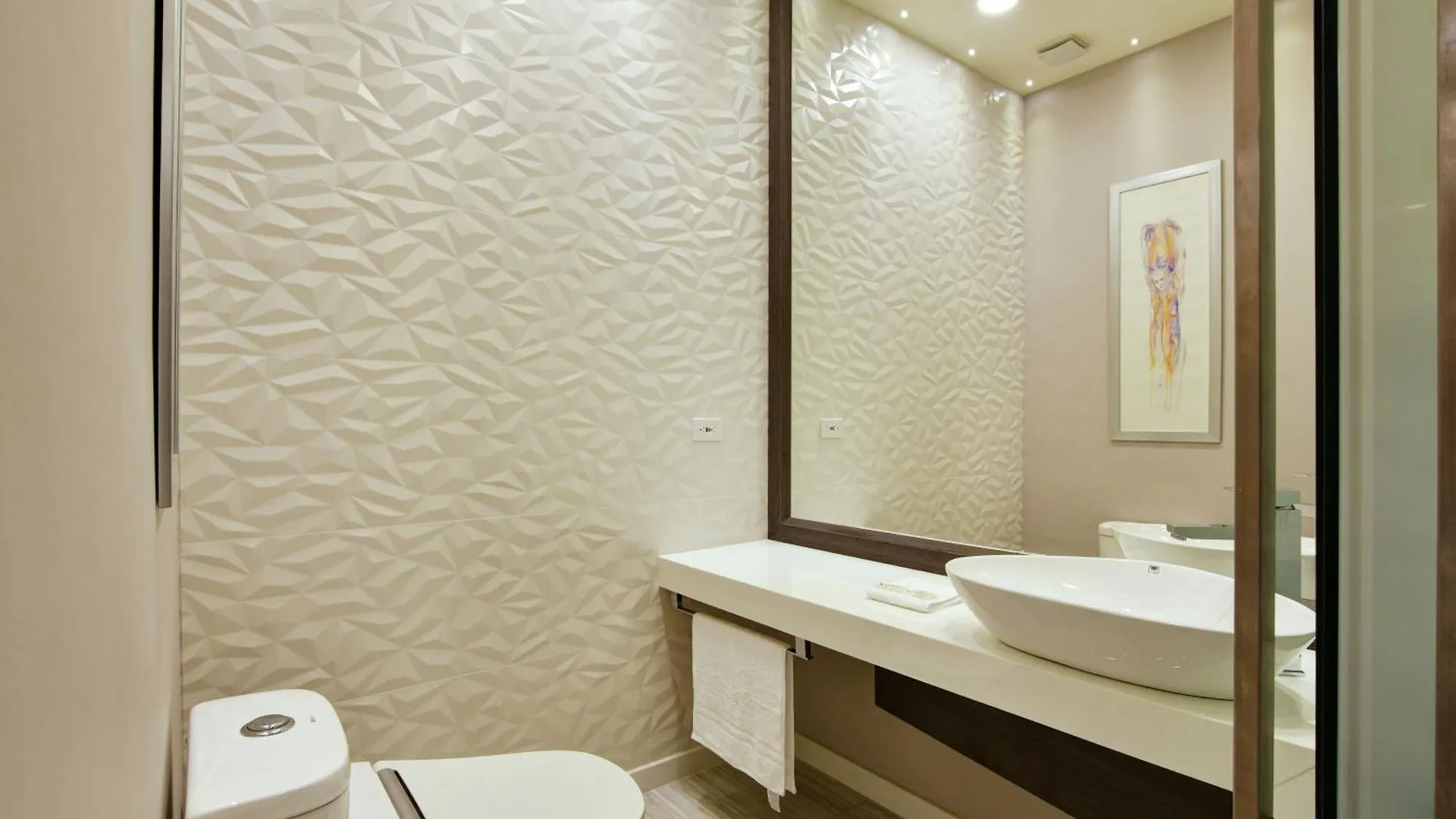 Europa Suites Medellin 0*,
