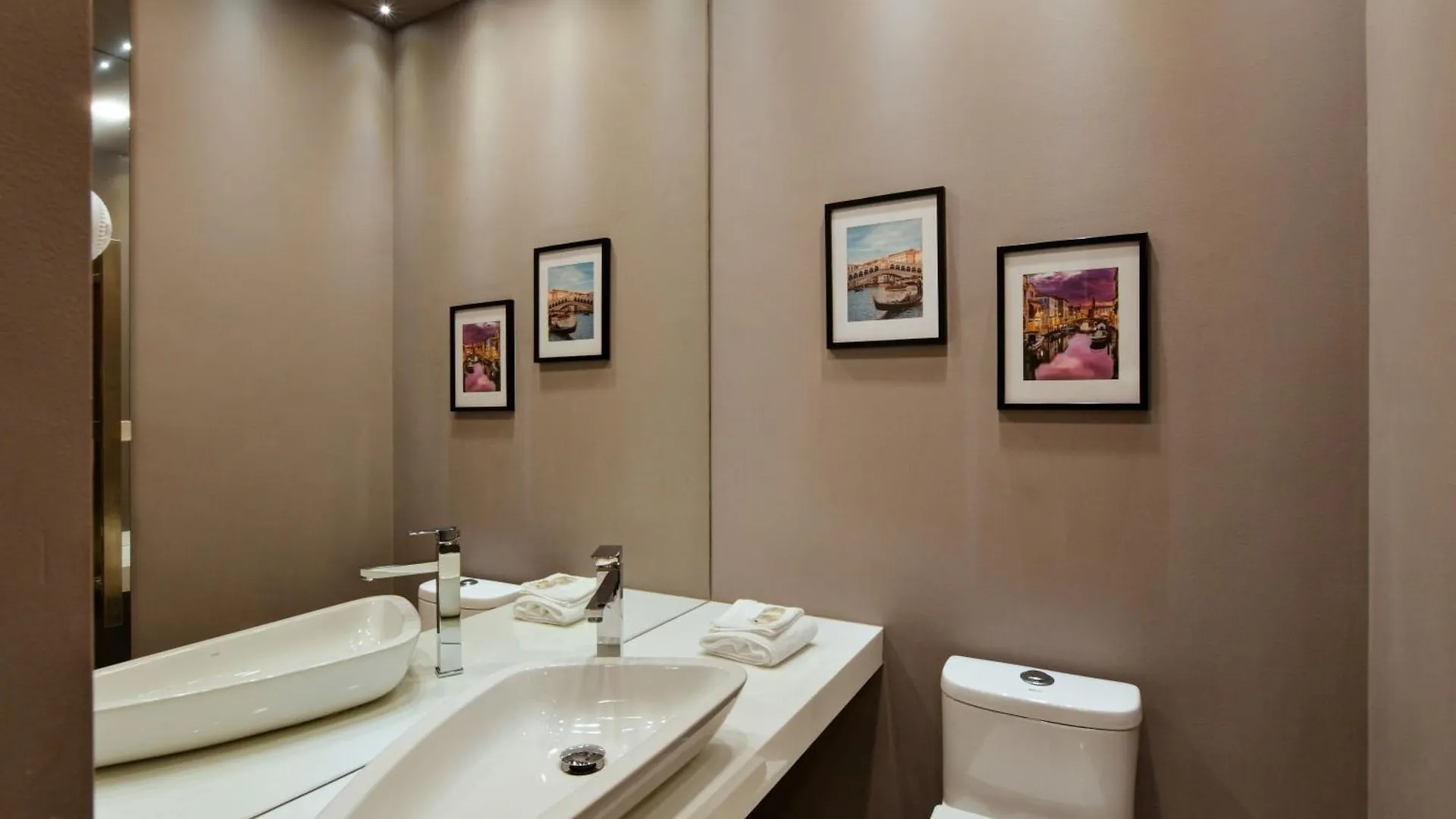Europa Suites Medellin 0*,  Colombia
