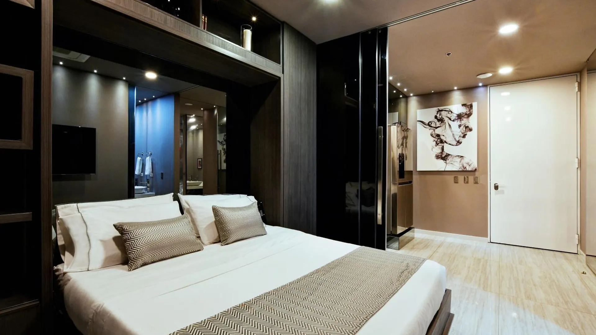 Europa Suites Medellin 0*,
