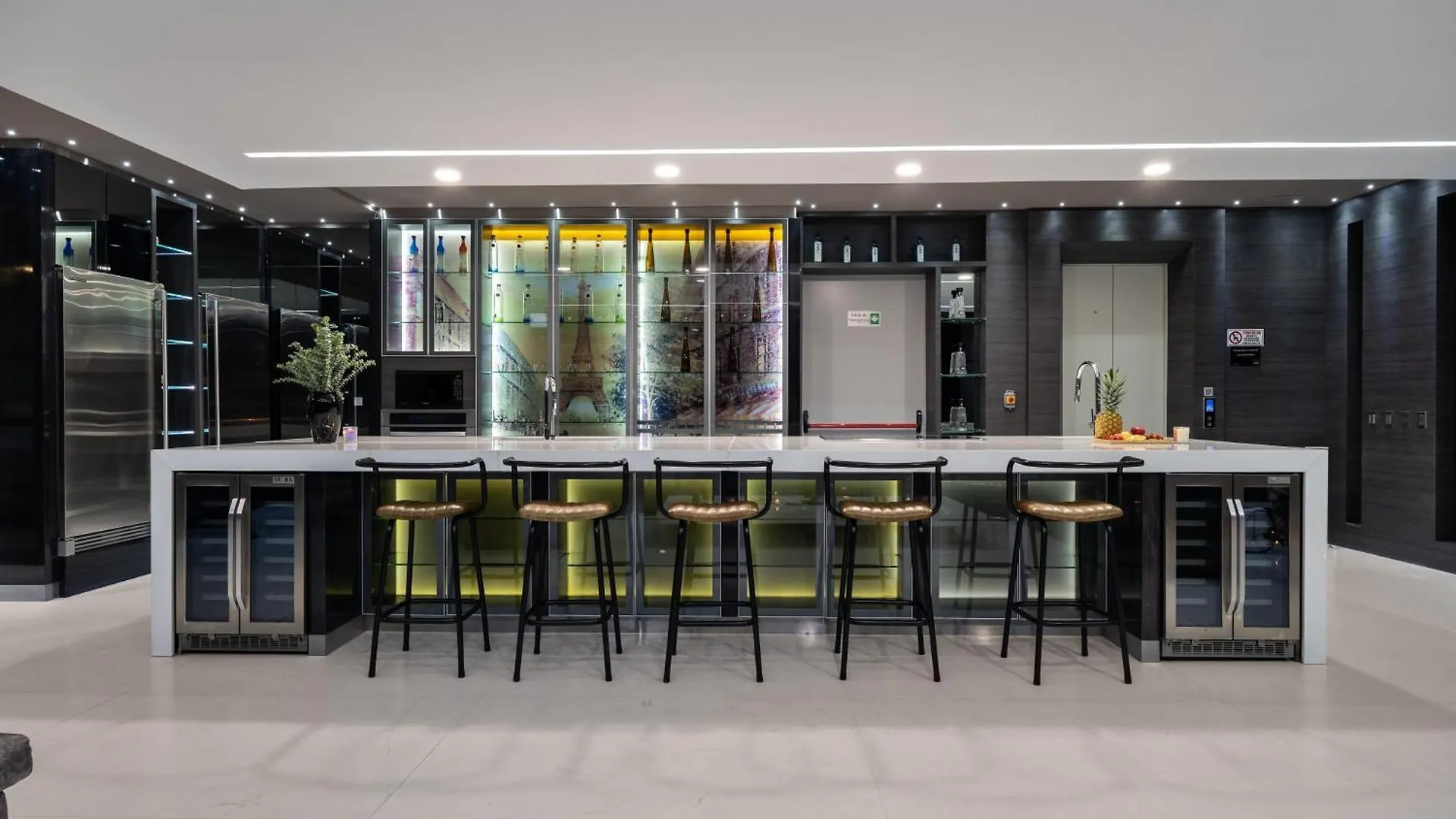 Europa Suites Medellin Apartment