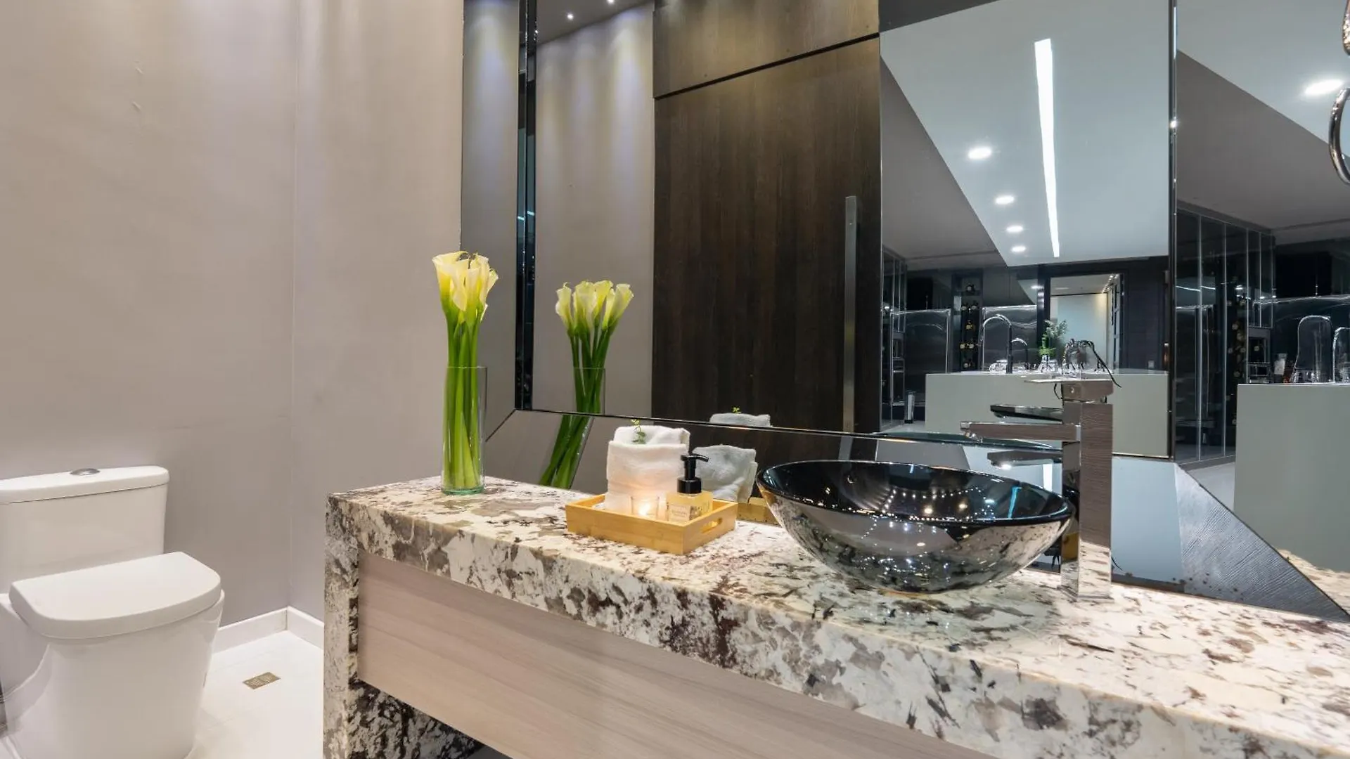 Europa Suites Medellin 0*,