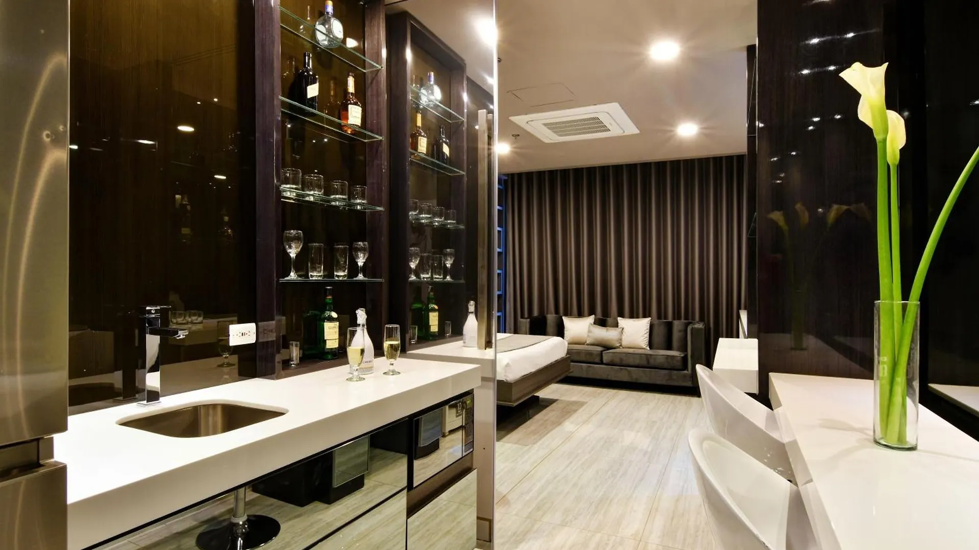 Europa Suites Medellín 0*,